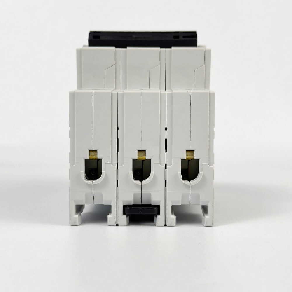 Автоматический выключатель ABB basic M 3P B32 ( 2CDS643041R0325 )